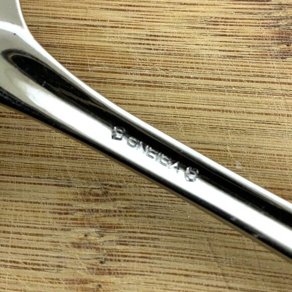 Oneida Heirloom Cube Kingswood Cold Meat Serving Fork Stainless Steel Glossy - Picture 4 of 4